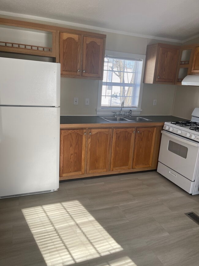 property at 34 Skyridge Ln