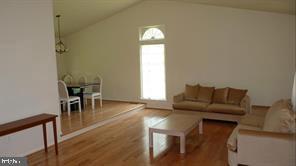 1015 Farm Haven Dr in Rockville, MD - Building Photo - Building Photo