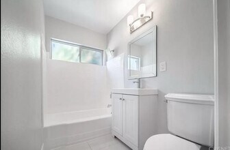 5453 Troost Ave in North Hollywood, CA - Building Photo - Building Photo
