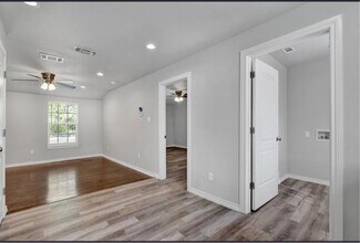 1104 Evans St in Bonham, TX - Building Photo - Building Photo