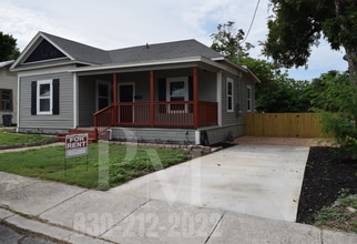 213 Stafford St in San Antonio, TX - Building Photo - Building Photo