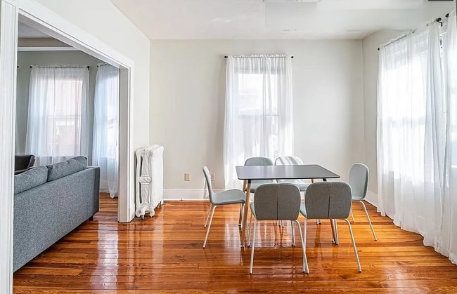 6 Haskell St, Unit 0 in Boston, MA - Foto de edificio - Building Photo