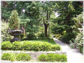 406 Fountain Ct in Louisville, KY - Building Photo - Building Photo