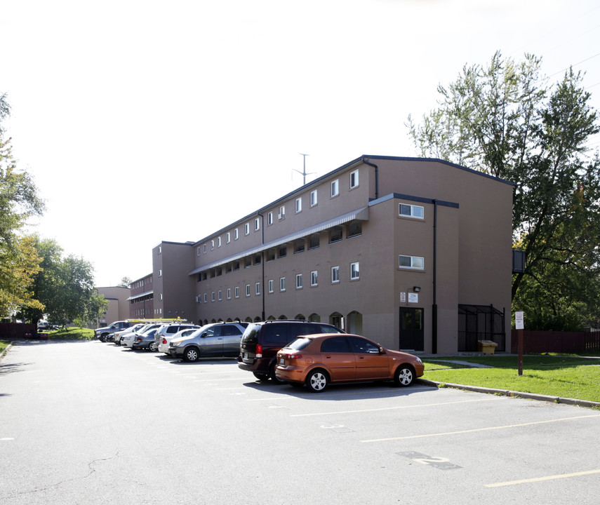 The Arches in Mississauga, ON - Building Photo