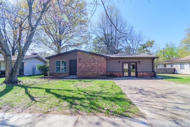 1913 Kenwood St in Jonesboro, AR - Building Photo - Building Photo