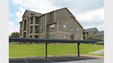 Eagle Ridge Apartments in San Antonio, TX - Building Photo - Building Photo