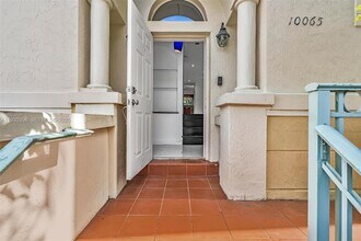 10065 Bay Harbor Terrace in Bay Harbor Islands, FL - Building Photo - Building Photo