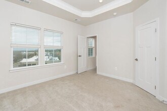 4022 Purple Flora Bnd in Charlottesville, VA - Foto de edificio - Building Photo