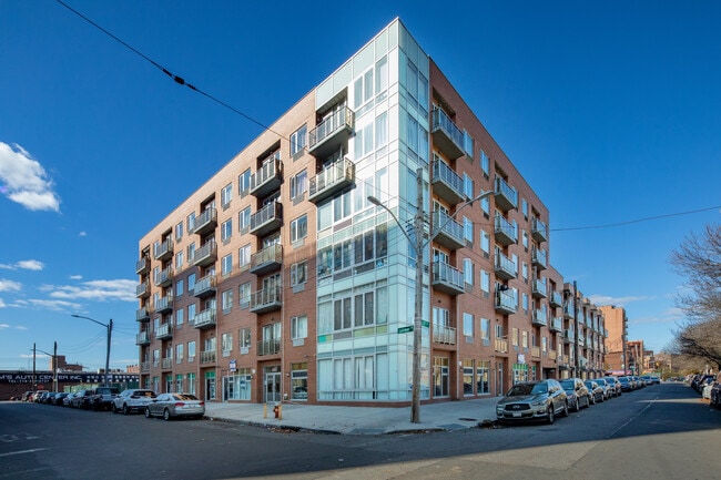136-21 Latimer Pl