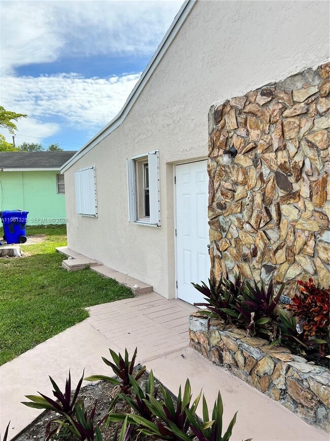 property at 410 N 58th Ave