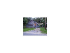 204 Geronimo St in Chickasaw, AL - Building Photo