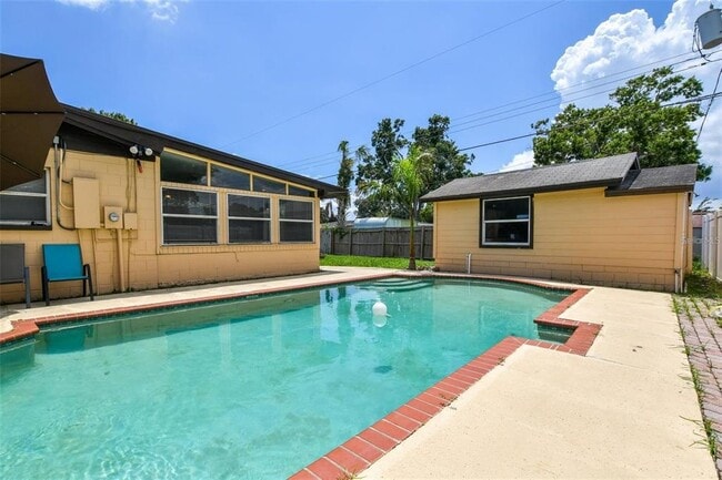 4816 Holiday Dr in Tampa, FL - Building Photo - Building Photo