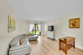 9503 Boca Cove Cir in Boca Raton, FL - Foto de edificio - Building Photo