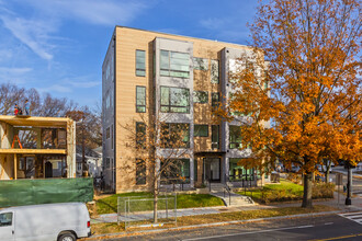 5301 Connecticut Ave NW in Washington, DC - Building Photo - Building Photo