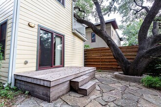 1013 Melissa Ln in Austin, TX - Building Photo - Building Photo