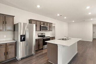 3117 Pr Hl Grv in Crandall, TX - Foto de edificio - Building Photo