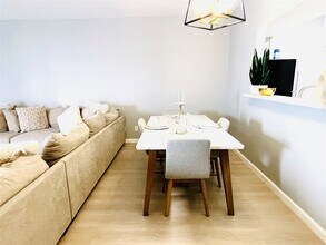 7284 Regency Square Ct in Houston, TX - Building Photo - Building Photo