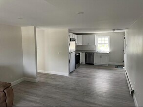 1077 Pontiac Ave in Cranston, RI - Building Photo - Building Photo