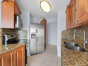 1820 W 53rd St in Hialeah, FL - Building Photo - Building Photo