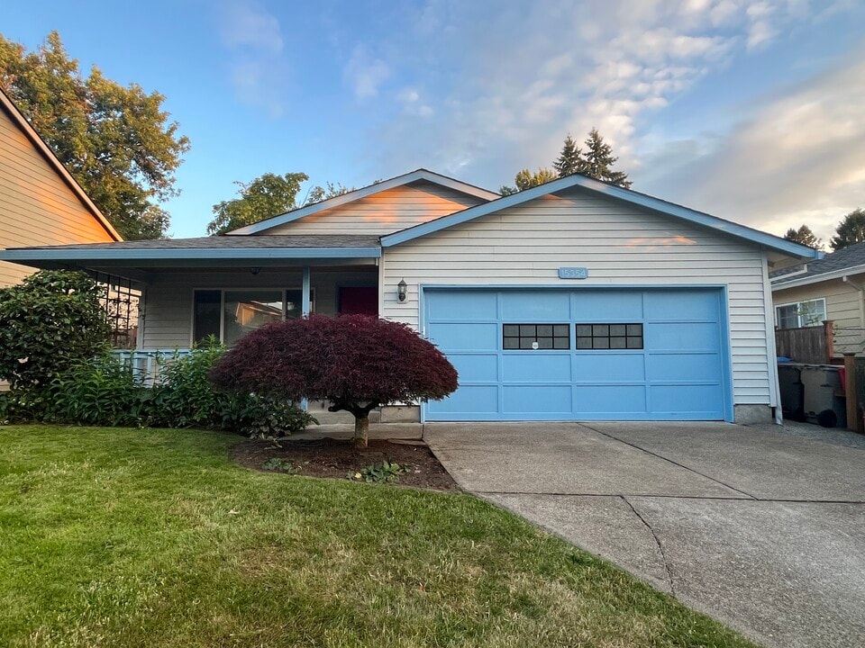 15354 SW Clifford Ct in Sherwood, OR - Building Photo