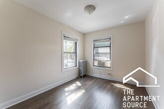 2645 N Spaulding Ave in Chicago, IL - Building Photo - Building Photo