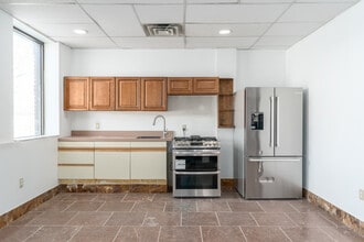 220 Carey Ave in Wilkes-Barre, PA - Foto de edificio - Interior Photo