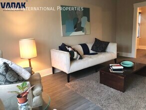 2887 W 15th Ave in Vancouver, BC - Building Photo - Building Photo