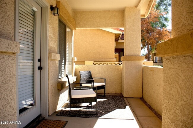 525 N Miller Rd in Scottsdale, AZ - Building Photo - Building Photo