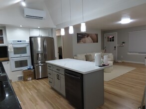 17904 1st Ave NE in Shoreline, WA - Building Photo - Building Photo