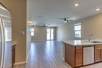 704 W Calle Vela Mayor in Sahuarita, AZ - Building Photo - Building Photo