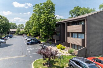 Harodsburg Square in Lexington, KY - Foto de edificio - Building Photo