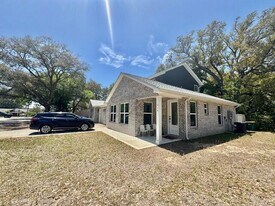 215 Allen St in Niceville, FL - Building Photo