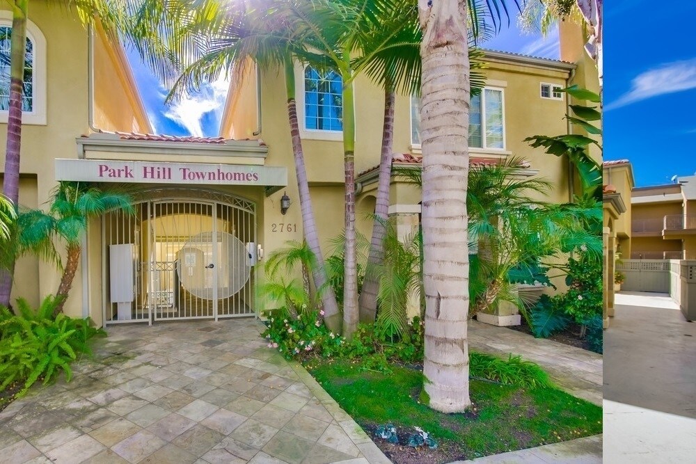 2761 A St in San Diego, CA - Building Photo