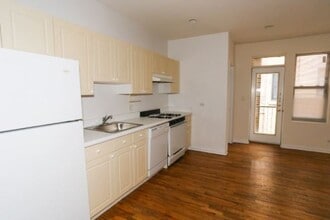 922 W Dakin in Chicago, IL - Foto de edificio - Building Photo