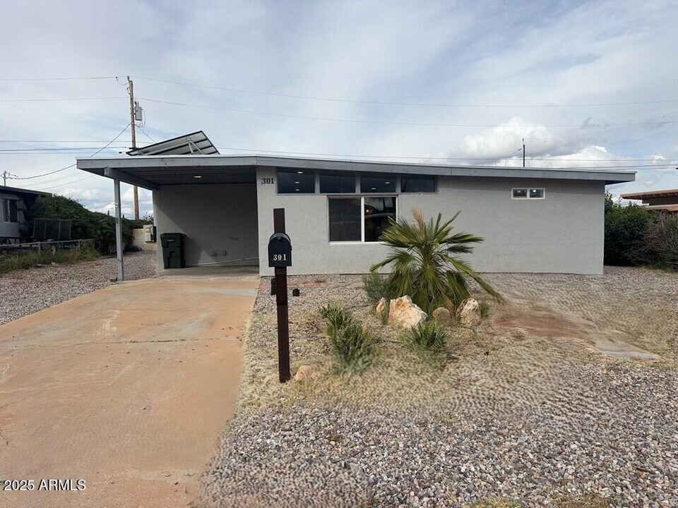 301 W Brown Dr in Sierra Vista, AZ - Building Photo