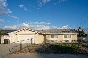 1602 Heron Ct in Redlands, CA - Building Photo