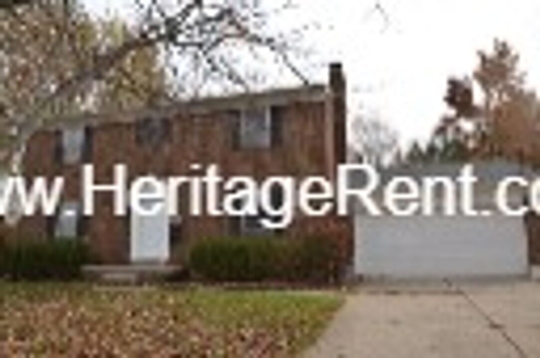 35 Wesleyan Ct in Fairfield, OH - Foto de edificio
