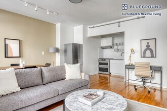 128 S 1st St-Unit -FL1-ID966 in Brooklyn, NY - Building Photo - Building Photo