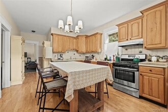 155 Washington Ave in Pleasantville, NY - Building Photo - Building Photo