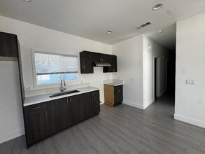 3291 Del Rey Dr in San Bernardino, CA - Foto de edificio - Building Photo