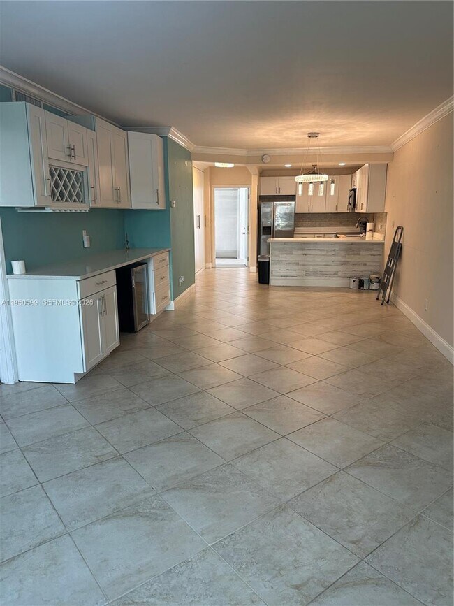 property at 2731 NE 14th Street Causeway
