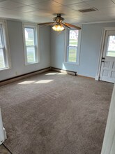 306 Charles St in Calmar, IA - Building Photo - Building Photo