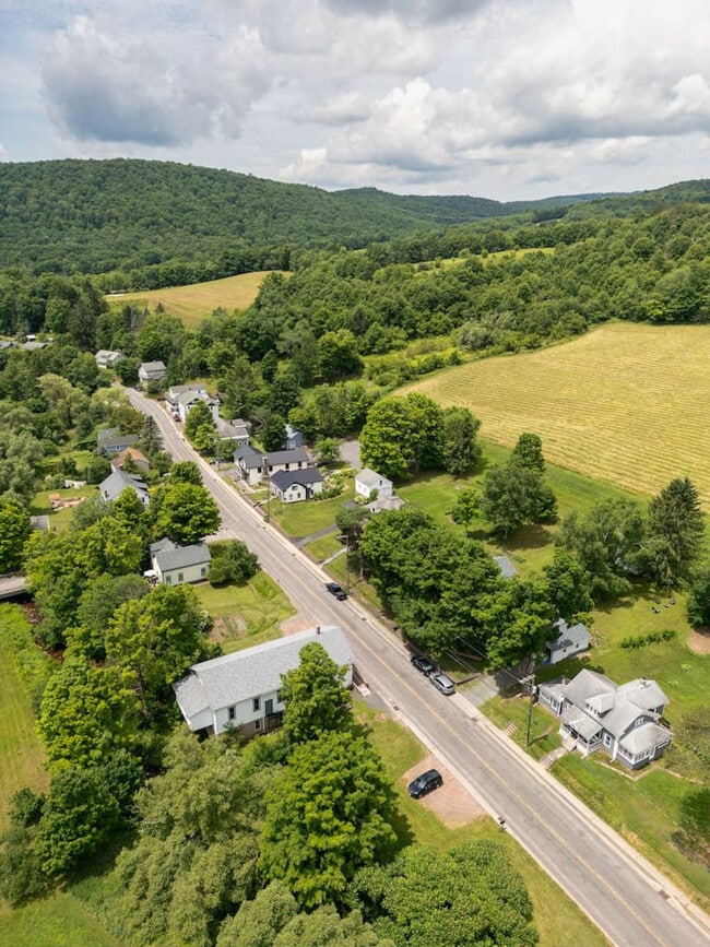 1891 County Hwy 6, Unit SI ID1492982P in Bovina Center, NY - Foto de edificio - Building Photo