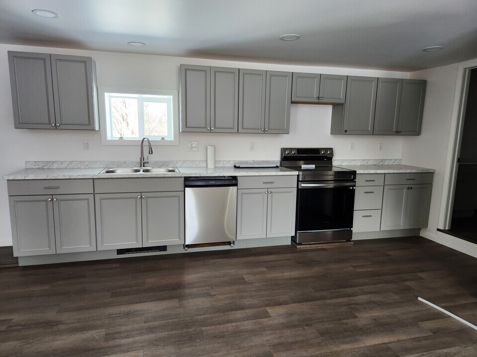 329 County Route 44, Unit 01 in Argyle, NY - Building Photo