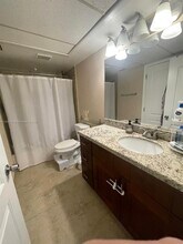2803 N Oakland Forest Dr in Oakland Park, FL - Building Photo - Building Photo