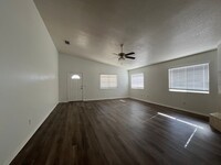 20985 Teepee Rd in Apple Valley, CA - Building Photo - Building Photo