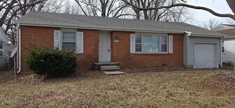 1951 S Collinson Ave in Springfield, MO - Building Photo