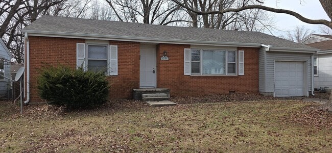 property at 1951 S Collinson Ave