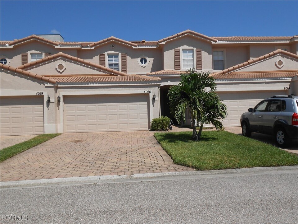 4066 Cherrybrook Loop in Ft. Myers, FL - Building Photo