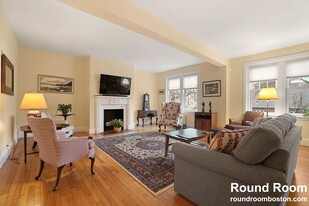 60 Browne St, Unit 3 in Brookline, MA - Foto de edificio - Building Photo